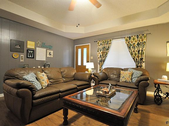 3rd image of 214 Windridge Dr