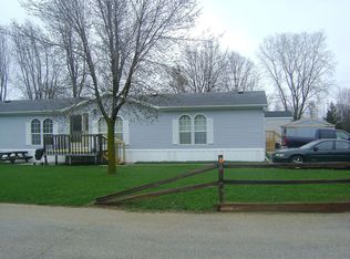 109 Manor Hill Dr, Eden, WI 53019