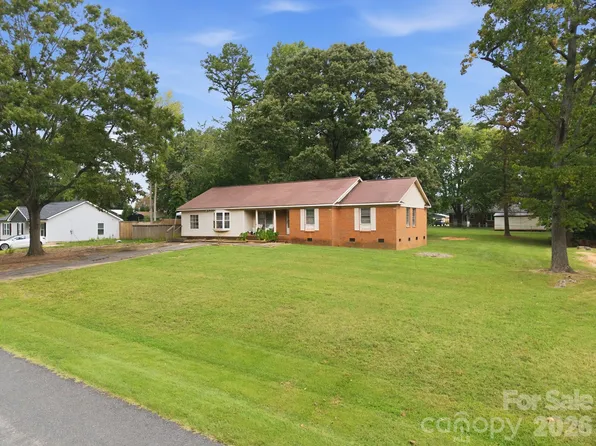 205 Pine Ct, China Grove, NC 28023