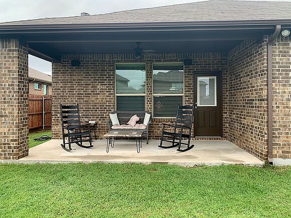 4th image of 576 Pendennis Dr