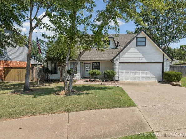 13857 S Nyssa Ct, Glenpool, OK 74033