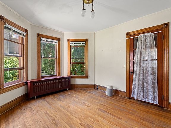 4th image of 113 Park Pl