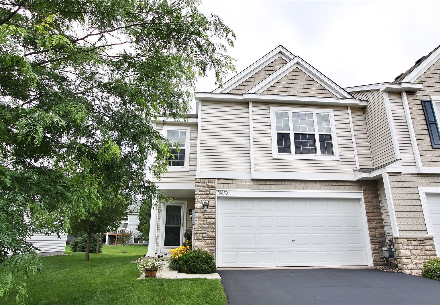 2795 Century Cir, Chanhassen, MN 55317 | Zillow