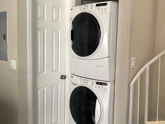 3rd image of 500 Elm Dr Unit 204