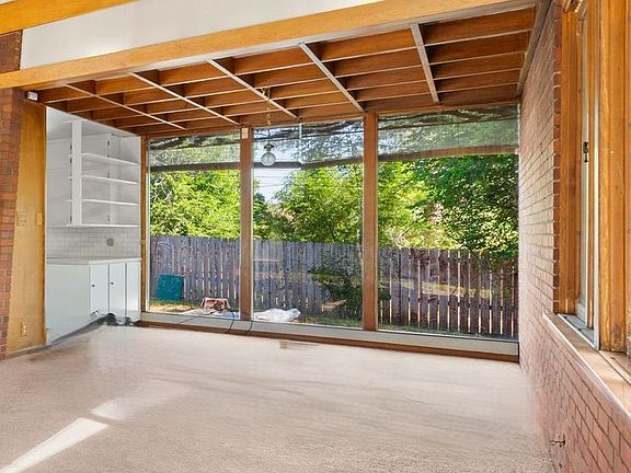 4th image of 1325 W 20th St