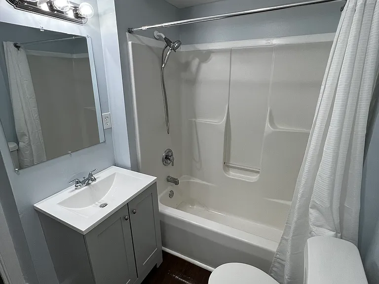 1396 E 45th St #1 — Photo 9