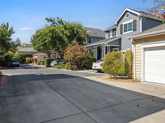 2nd image of 2076 Easton Drive