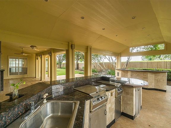 3rd image of 3707 Stockbridge Dr