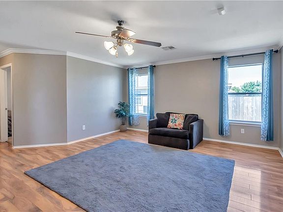 3rd image of 105 Paddington Way