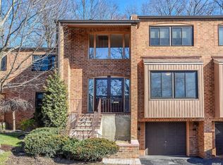 58 Windsor Gate Dr, North Hills, NY 11040