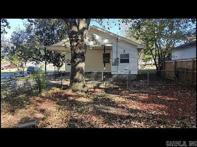 204 Dobbs St — Photo 17