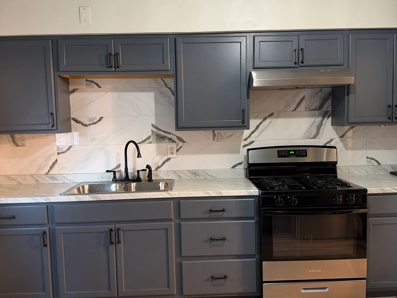 3 bed, 1.5 bath, 1980 sqft, $1,980 — Photo 4