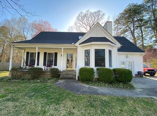 3111 Woodcroft Ln, Chesapeake, VA 23321