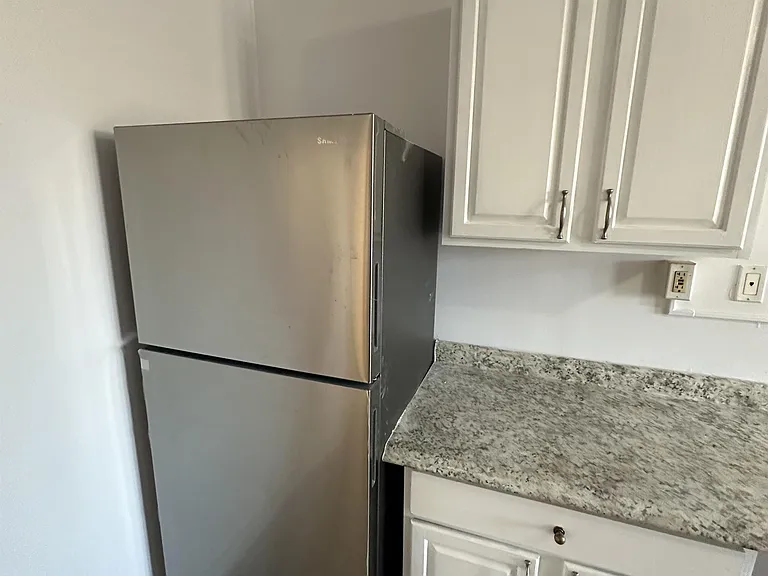 210 Derby Ave #C — Photo 12