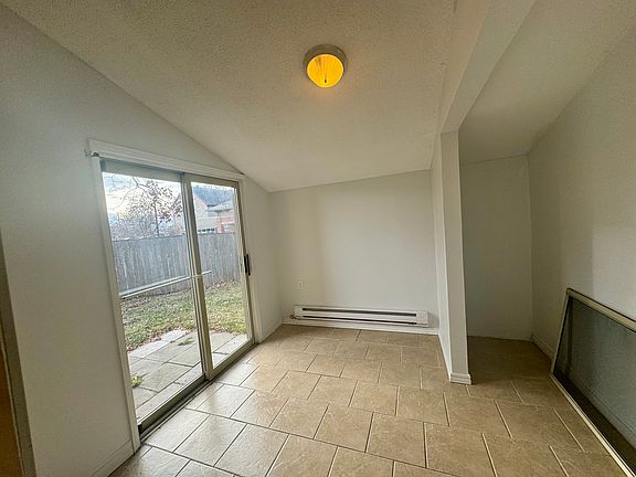 5th image of 109 Clothier St W
