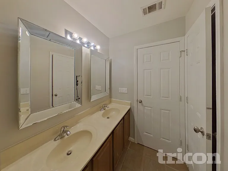 7457 Mistydawn Dr — Photo 15