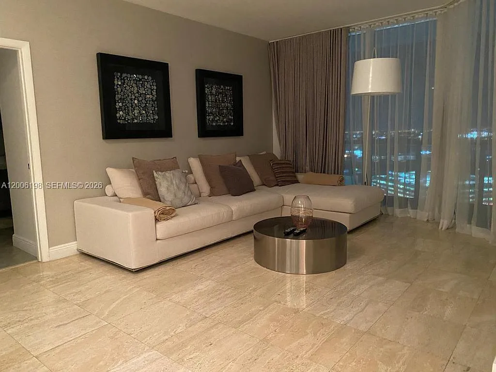 Quantum On The Bay Condo — Photo 2