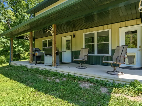3728 Sunshine St SW, Cedar Rapids, IA 52404