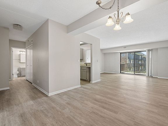 3rd image of 1424 Woodbridge Rd APT 2B