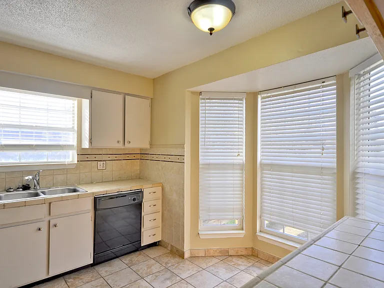 1942 Timberline Way — Photo 11