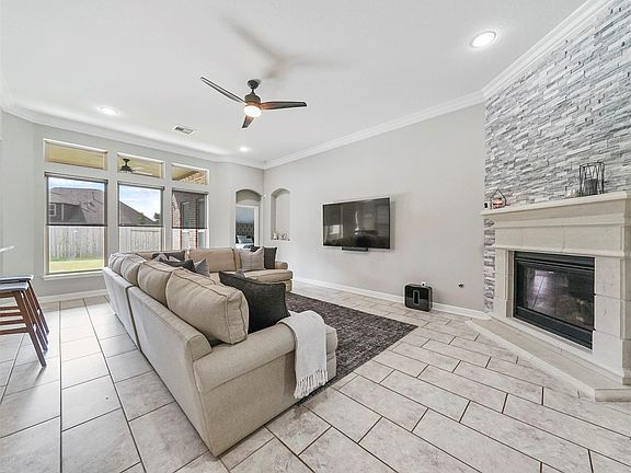 5th image of 18731 Bene Vista Dr