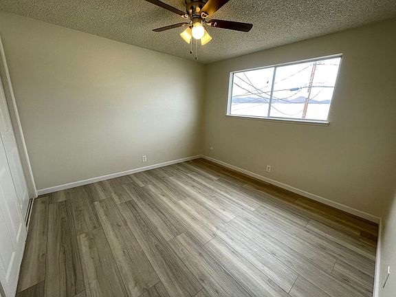 5th image of 3426 Woodside Dr APT 4