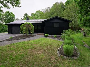 34 Simcoe Ct, Fredericton, NB E3B 2W9