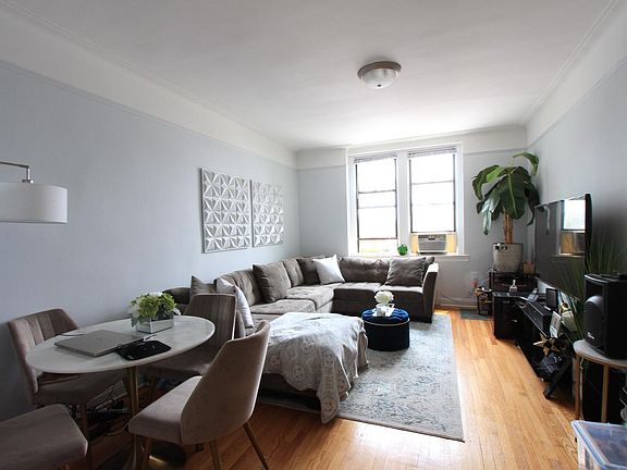 4th image of 1820 82nd St #3L