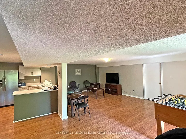 61 Garden St #LOWER — Photo 7