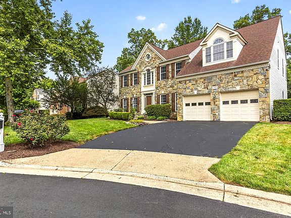 4th image of 8155 Cancun Ct