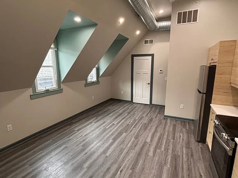 50 E Utica St — Photo 3