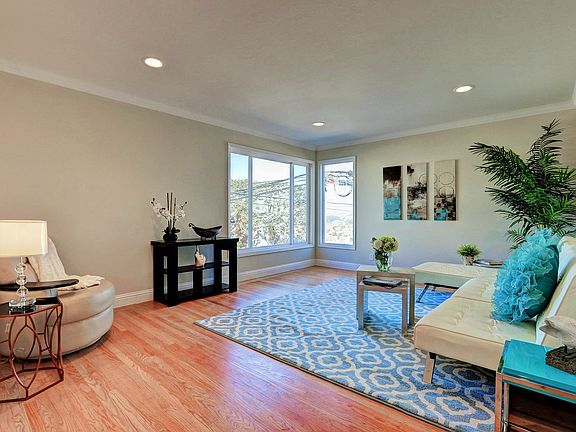 3rd image of 498 Bright St