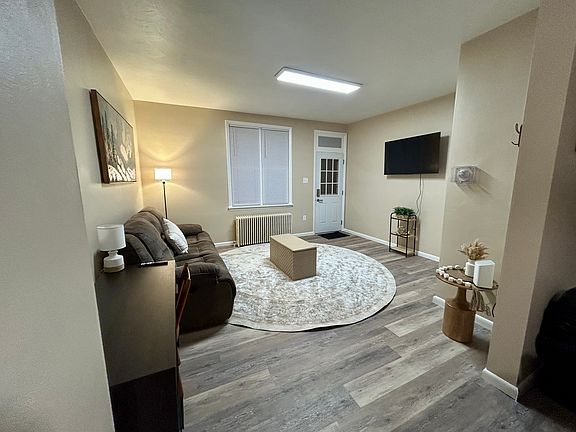 2nd image of 216 W Vincent St #B
