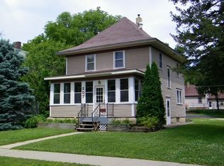 207 3rd Ave, Charles City, IA 50616