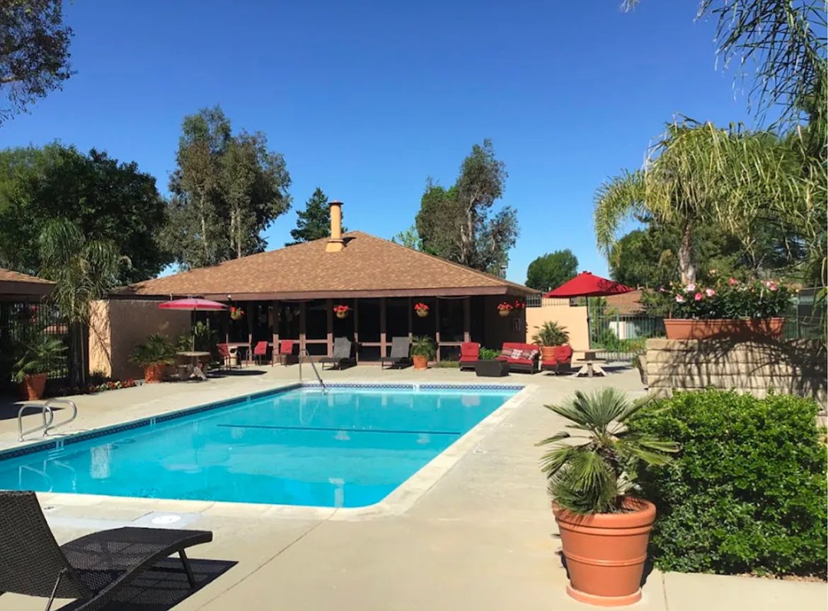 1342 Vista Serena Ave — Photo 4