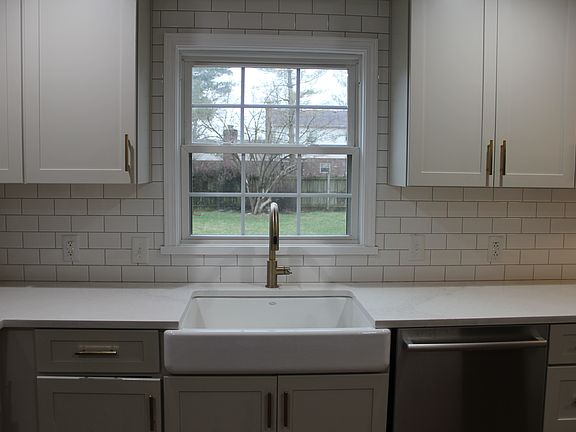5th image of 6037 Farmleigh Dr