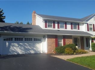 16 Hadley Dr, Fairport, NY 14450