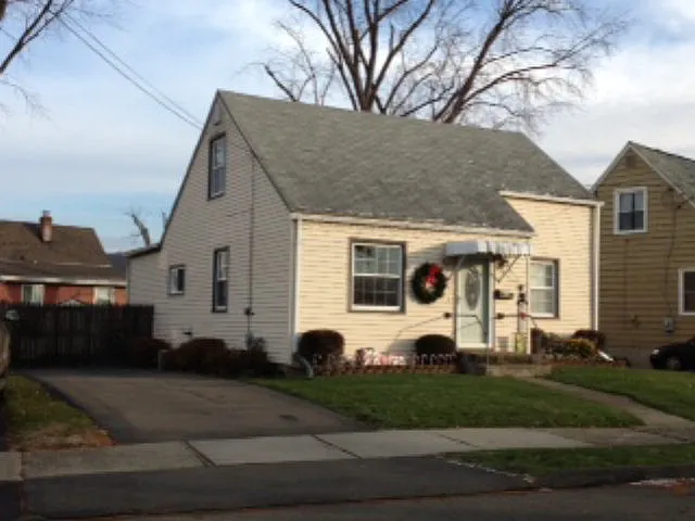 533 Gaines St photo 1