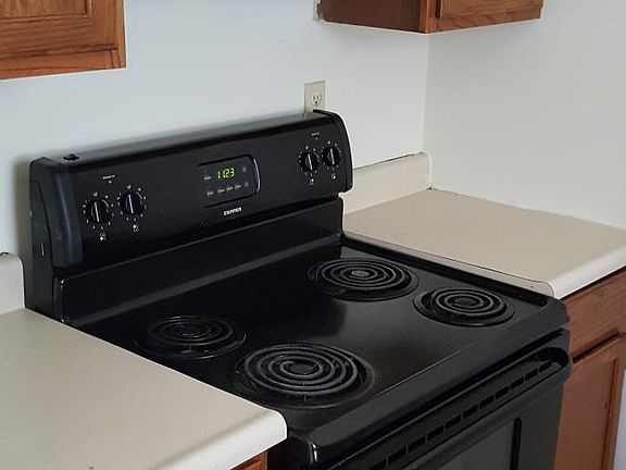 5th image of 210 McDaniel Dr