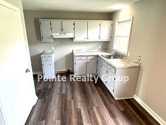 3rd image of 115 Warrenton Village Dr #101