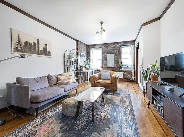 146 North Seventh Street image 33 of 36