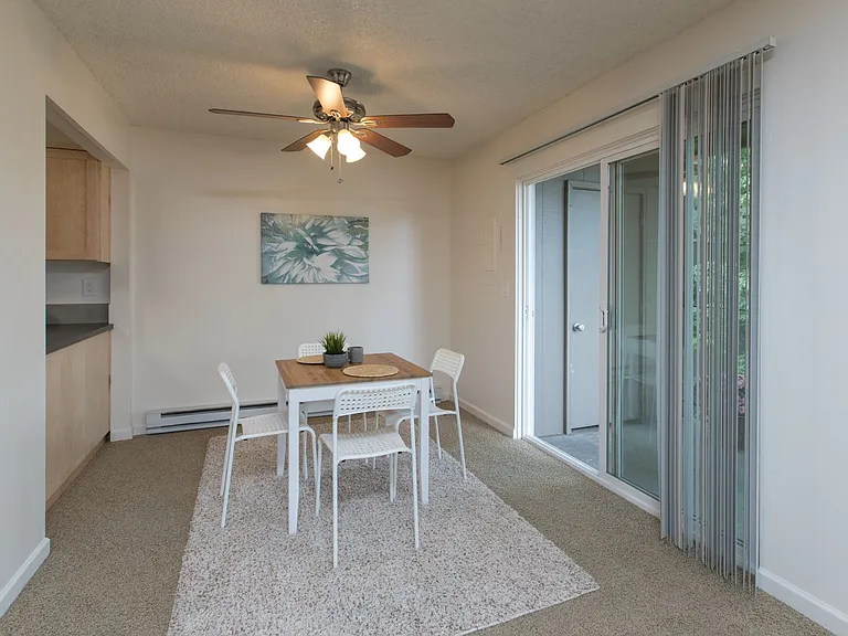 Parkhurst Apartments — Photo 17