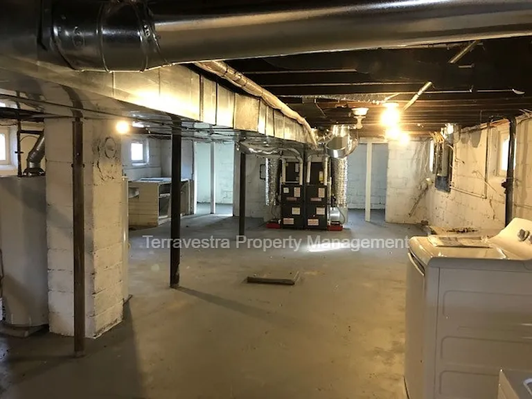 31 Lane Ave — Photo 18
