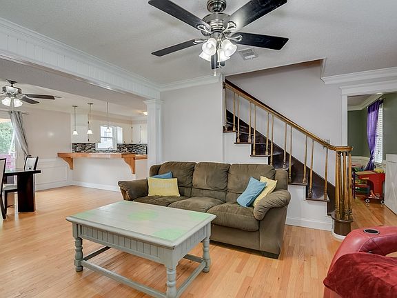 3rd image of 244 Hinman Dr