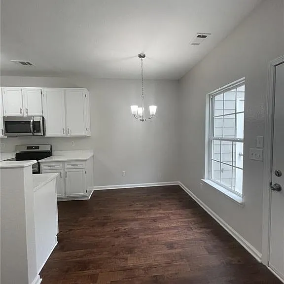 387 Brookview Dr — Photo 5