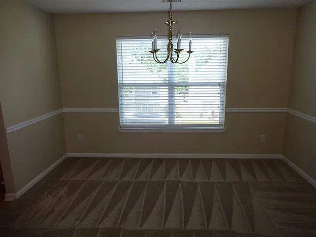 4 bed, 2.5 bath, 2723 sqft, $2,375 — Photo 4