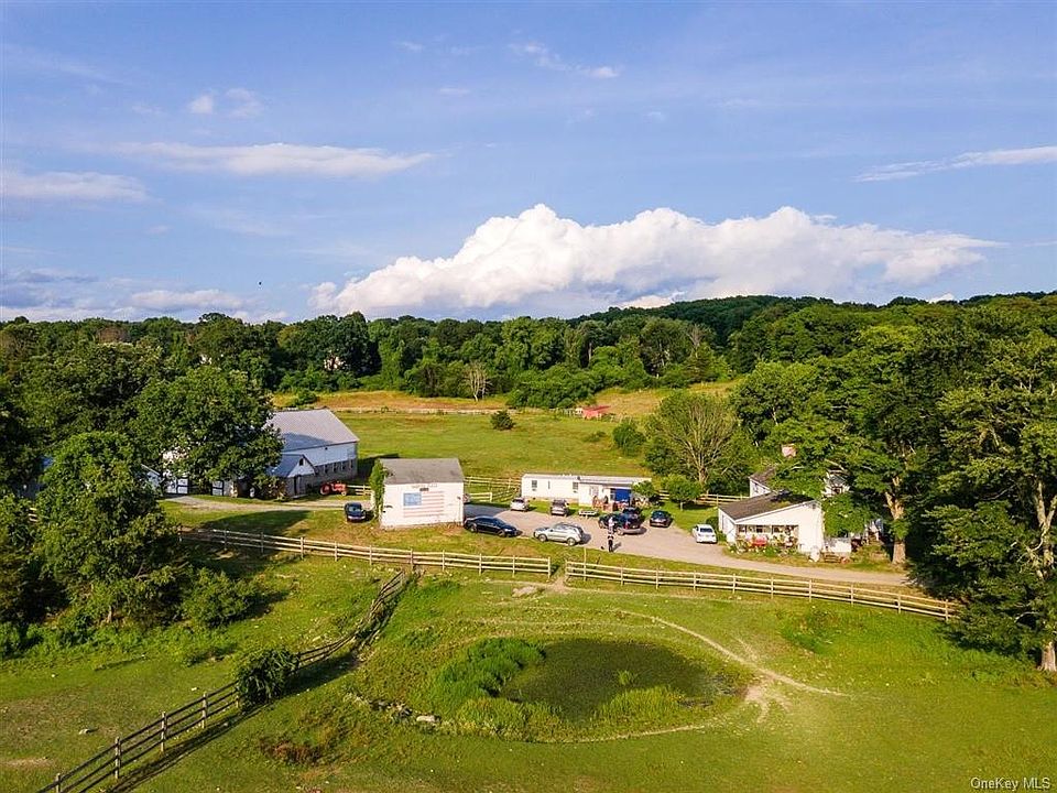 1st image of 8 Sherman Dr