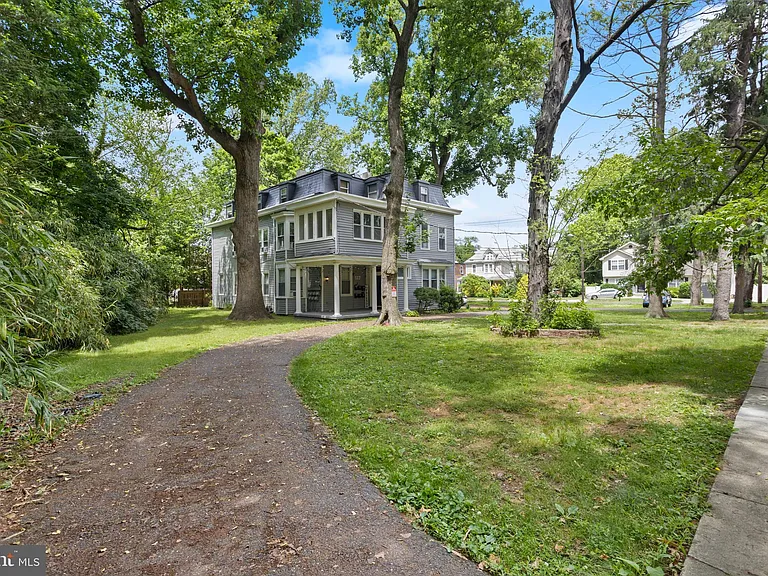 117 E Walnut Ave #D — Photo 3