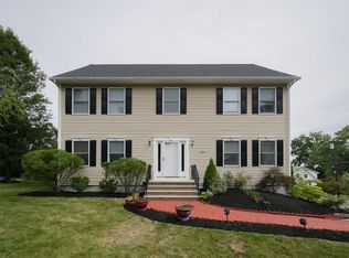 1 Paris Way, Woburn, MA 01801