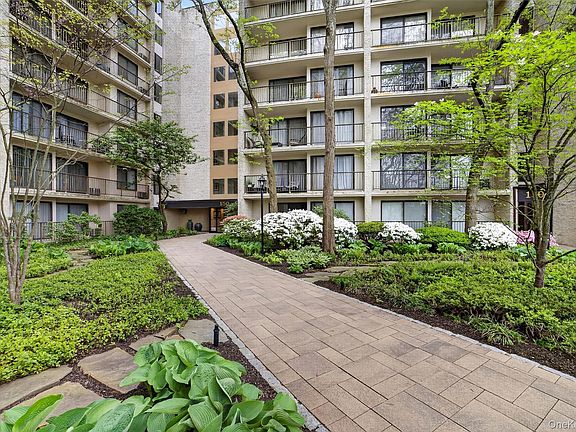 4th image of 150 Overlook Avenue #7B